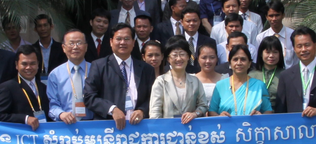 Cambodia and UN-APCICT/ESCAP Launch Training Programme to Bridge the Digital Divide